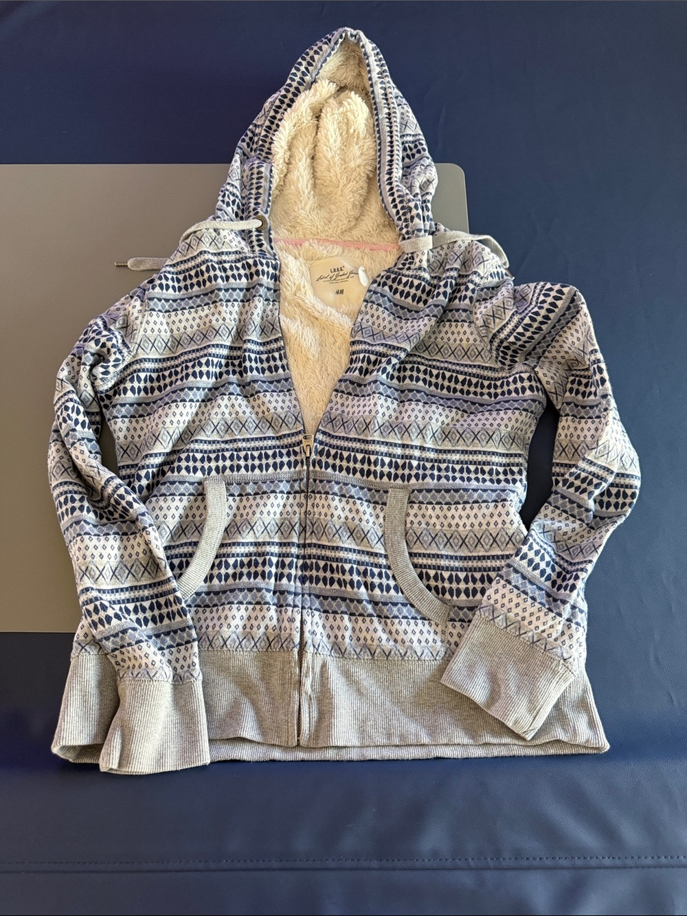 women’s Hooded Sherpa-Lined Zip Jacket - Light Gray & Navy Pattern